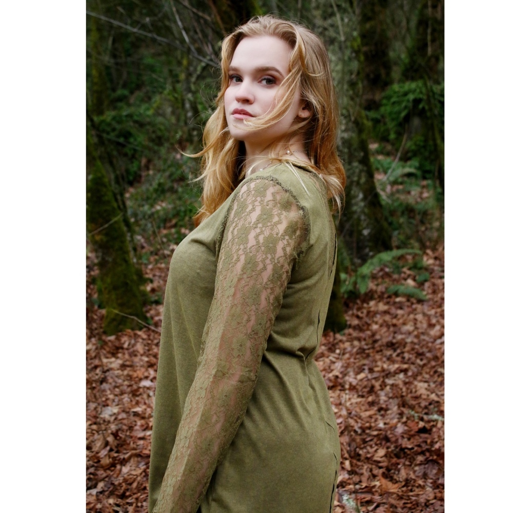 **CLEARANCE**Wear Lace on Your Sleeve Top in Green